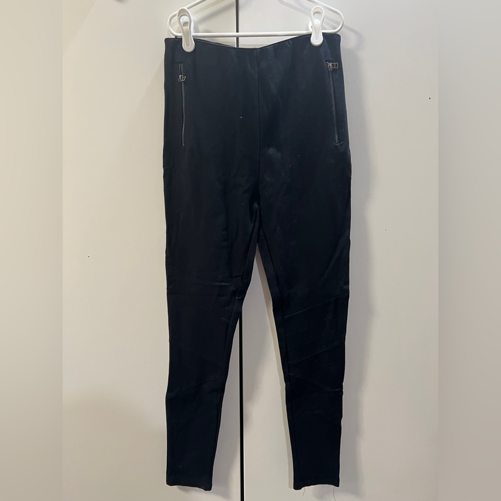 Black legging with pockets
